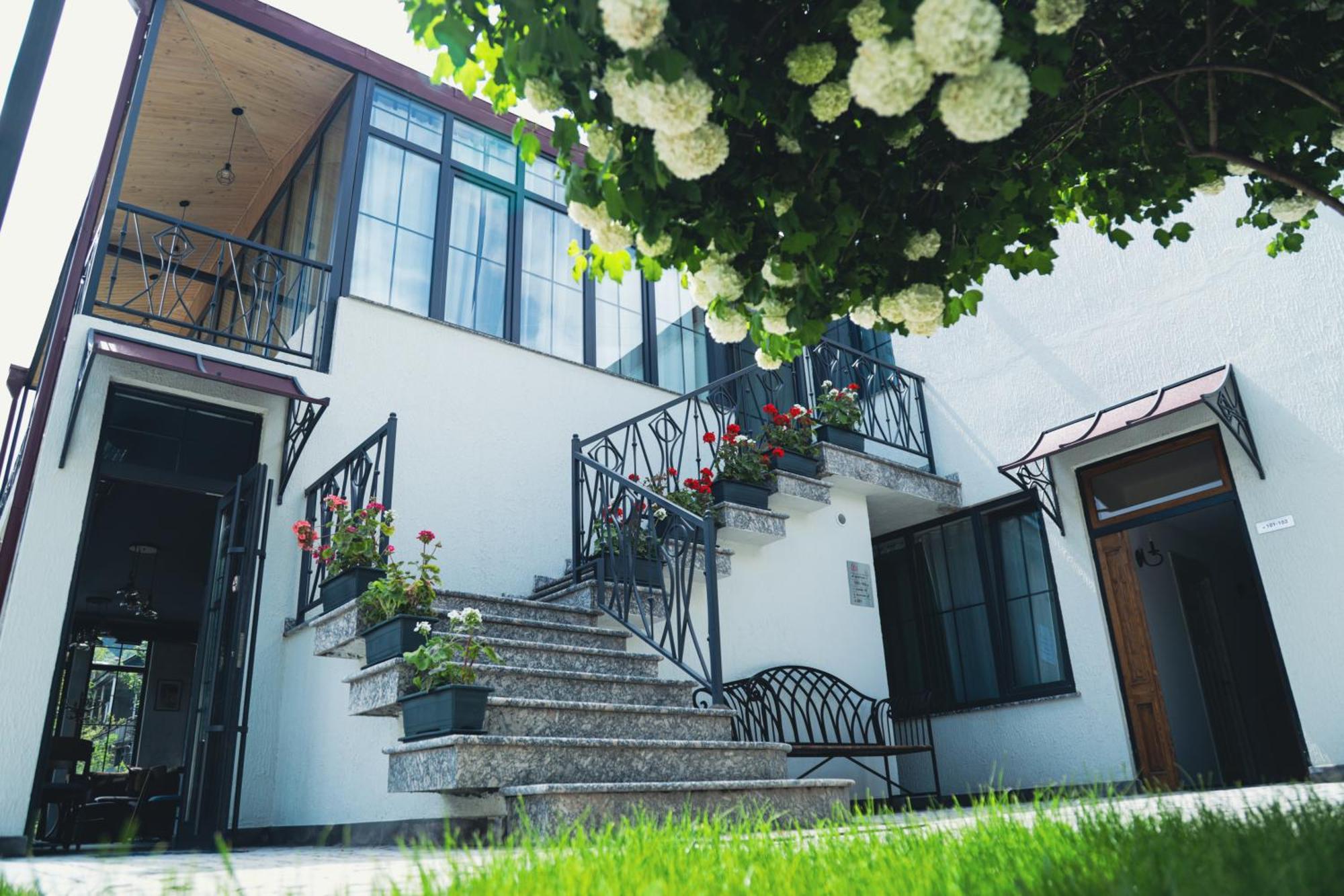 Redroof Country House Hotel ゴリス エクステリア 写真