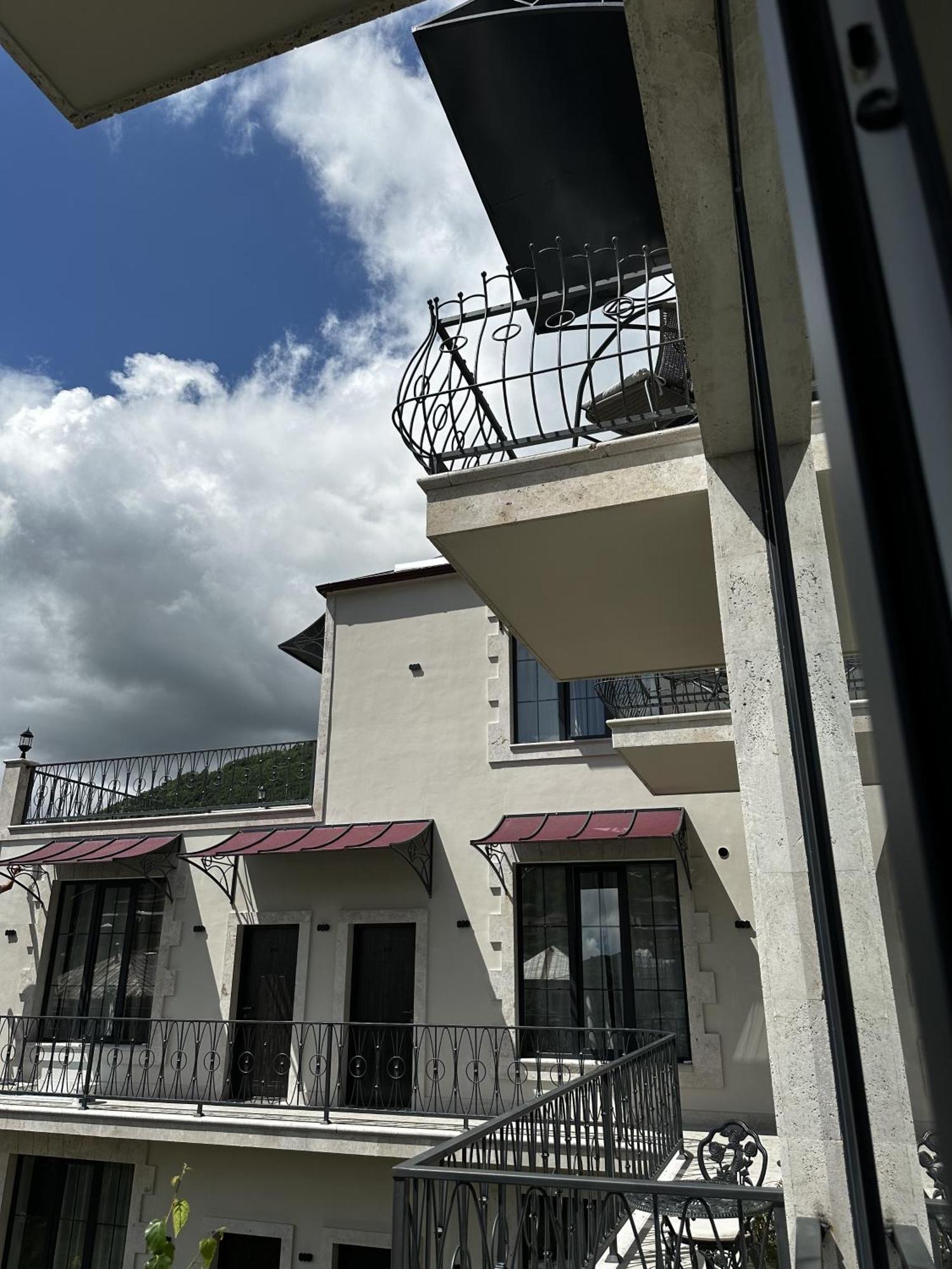 Redroof Country House Hotel ゴリス エクステリア 写真